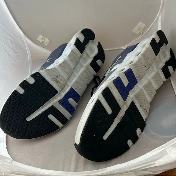 On Running Cloudrunner 2 in Gray with Purple & Black Detail Men’s 11 - Picture 6 of 8